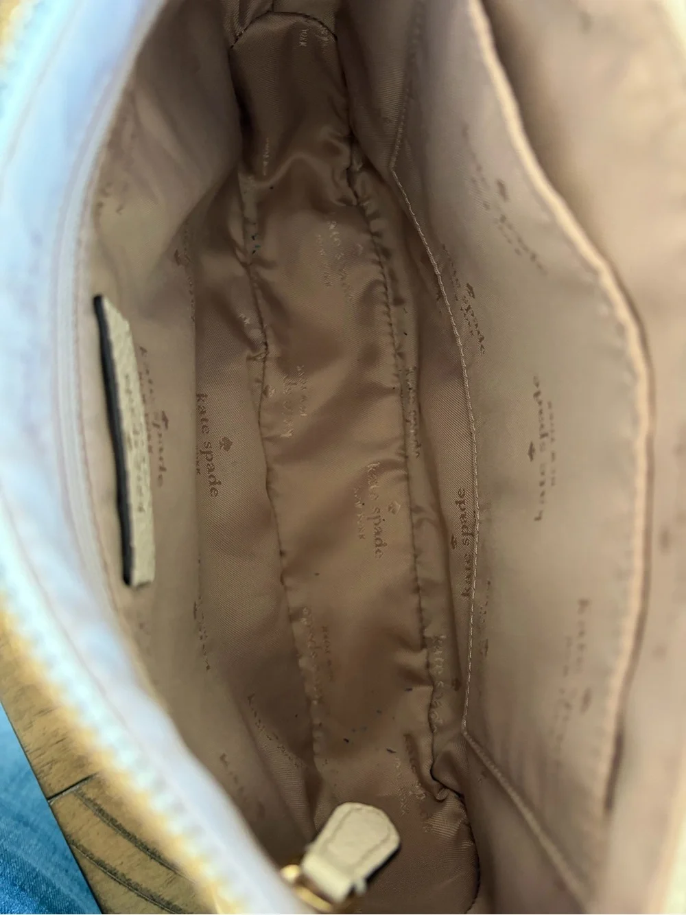 Kate Spade Ivory White Pebbled Leather Crossbody with Tan Striped Strap Like New